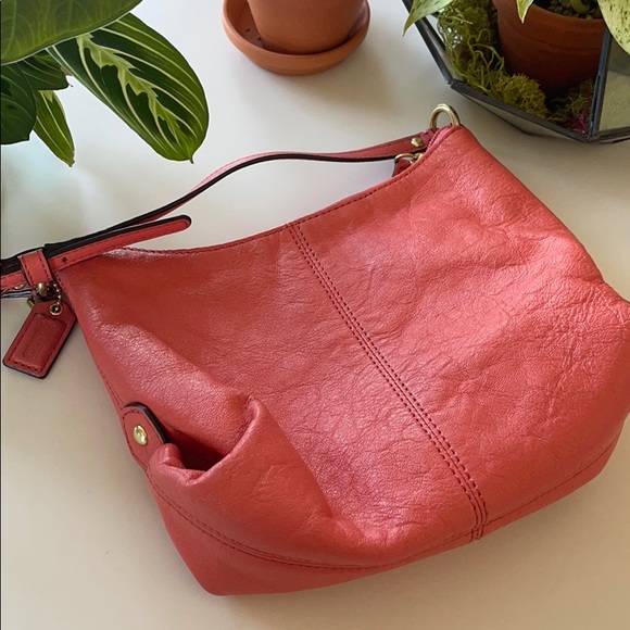 Coral Coach leather crossbody - Picture 5 of 7